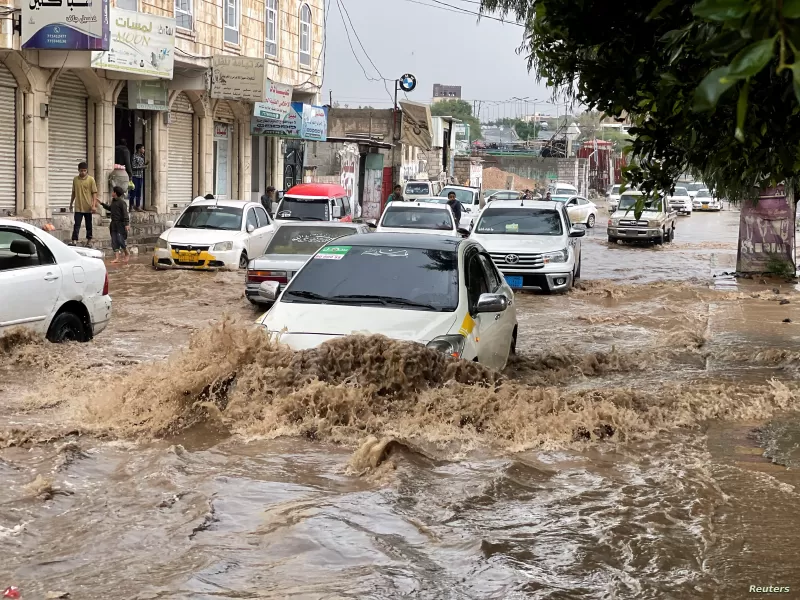 صحيفة: مليشيا الحوثي منعت المنظمات الدولية من إغاثة ضحايا السيول