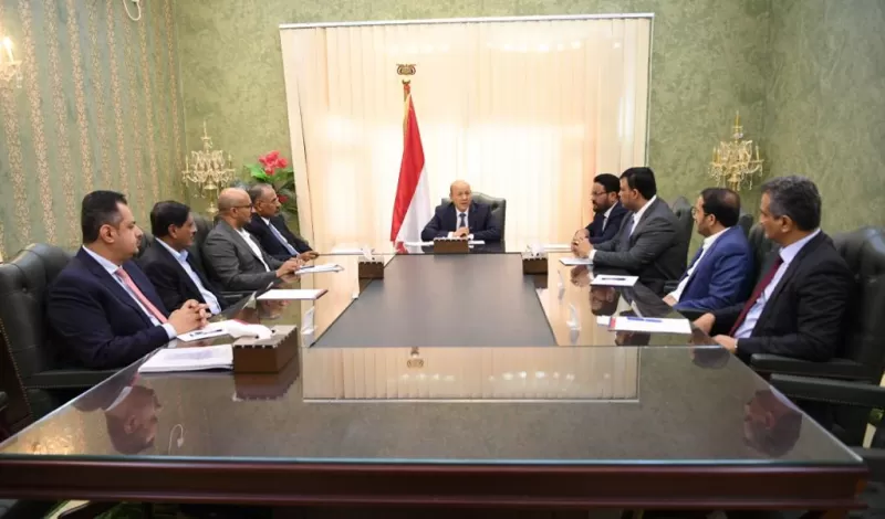 مجلس القيادة الرئاسي بحضور معين عبدالملك ومحافظ عدن لملس