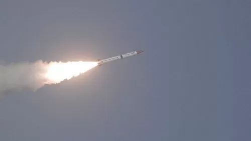 Houthi militias fire ballistic missile at al-Dhale'