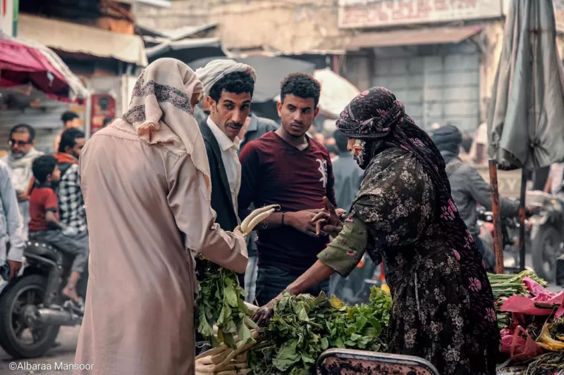 الشرعية عصا الحوثي لإسقاط العملة في المناطق المحررة