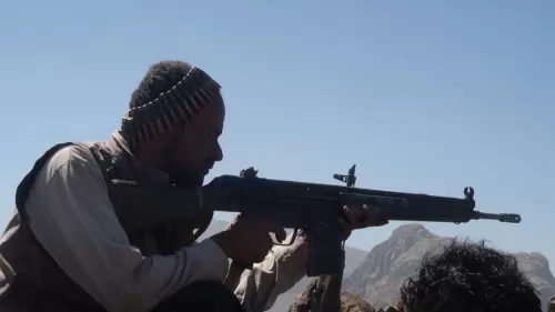 Tribal fighters repulse Houthi major attack in Hajoor