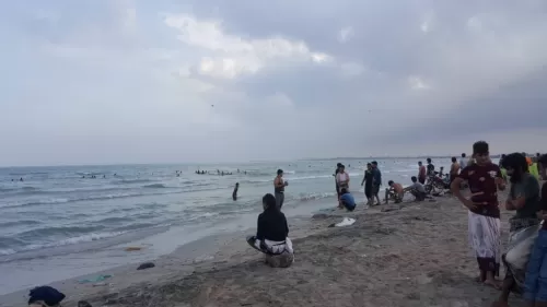 صباح رمضاني مفعم بالحياة في شاطئ العمودي بالمخا (صور)